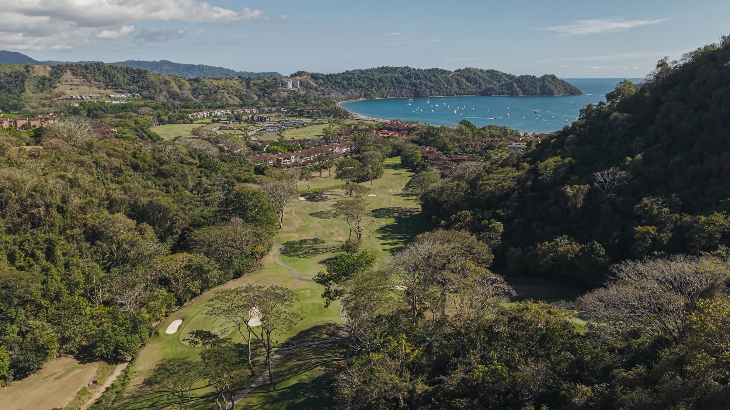 Los Sueños golf course above the bay